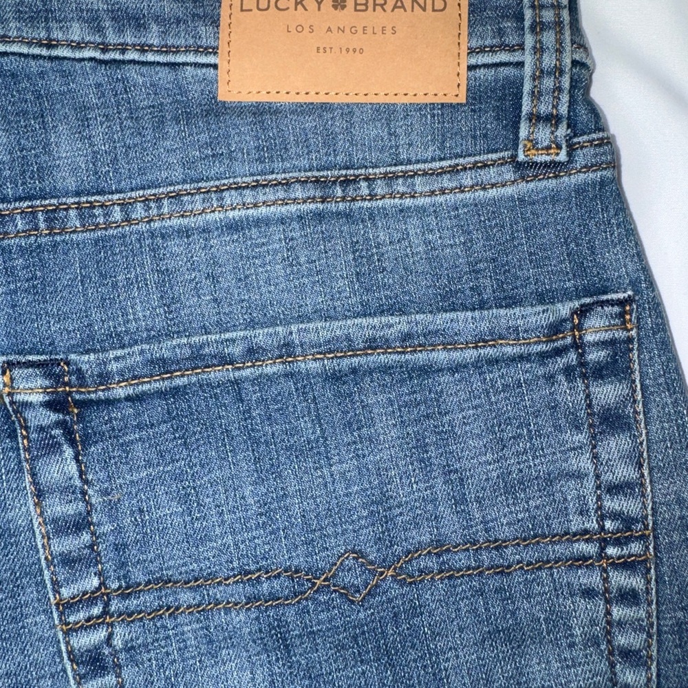 NWT Lucky Brand 223 Straight Advanced Stretch Medium Wash Jeans 33x30 - Picture 7 of 11